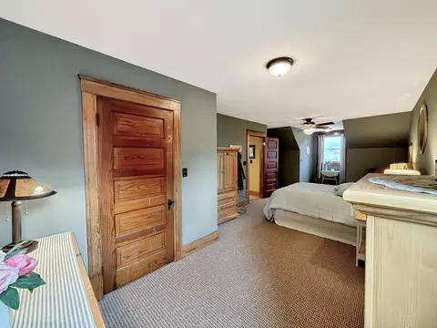 Bedroom - 580 Delmar Dr, Freeport, IL 61032 photo 8 of 9