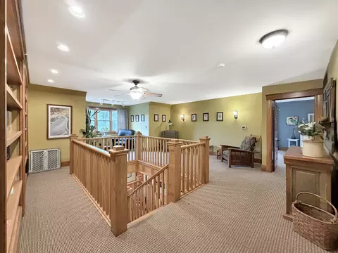 Entry Way - 580 Delmar Dr, Freeport, IL 61032 photo 4 of 9