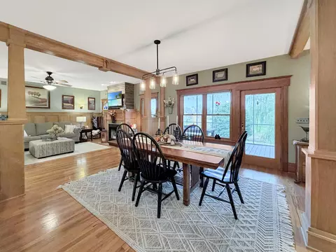 Dining - 580 Delmar Dr, Freeport, IL 61032 photo 6 of 8