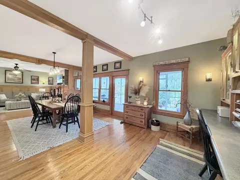 Dining - 580 Delmar Dr, Freeport, IL 61032 photo 1 of 8