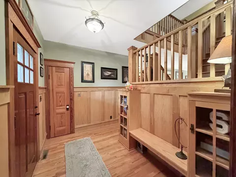 Entry Way - 580 Delmar Dr, Freeport, IL 61032 photo 2 of 9