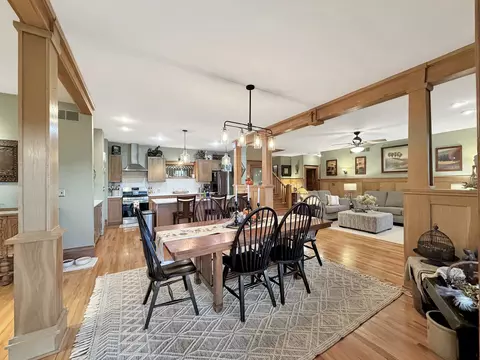 Dining - 580 Delmar Dr, Freeport, IL 61032 photo 5 of 8