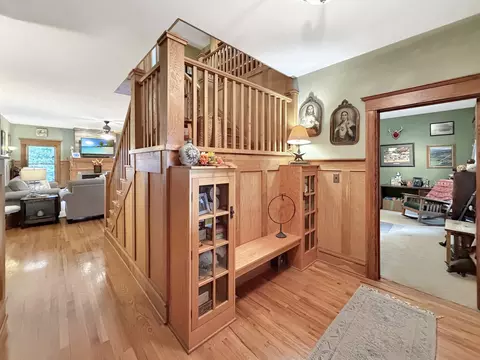 Entry Way - 580 Delmar Dr, Freeport, IL 61032 photo 1 of 9