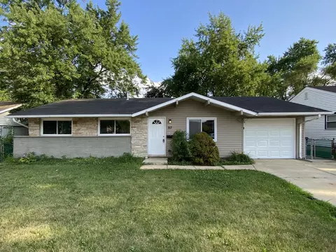 317 E Schaumburg Rd, Streamwood, IL 60107