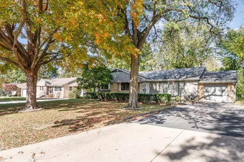 1703 W Acres Rd, Joliet, IL 60435