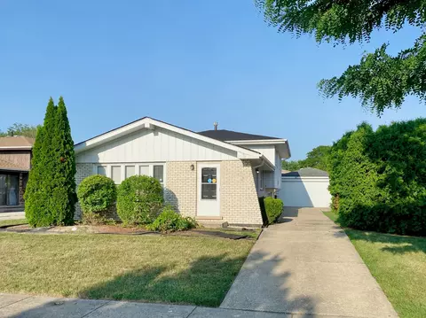 20073 Park Ave, Lynwood, IL 60411