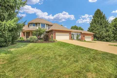 2404 Fogel Rd, Mahomet, IL 61853