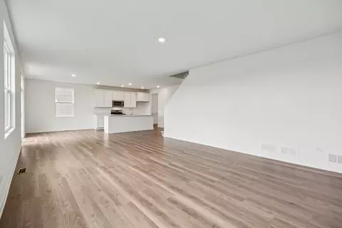 Living - 319 Snowdrop Ln, Elgin, IL 60124 photo 7 of 9