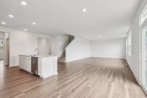 Living - 319 Snowdrop Ln, Elgin, IL 60124 photo 4 of 9