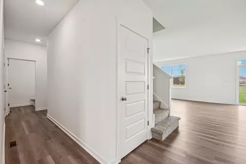 Entry Way - 319 Snowdrop Ln, Elgin, IL 60124 photo 3 of 16