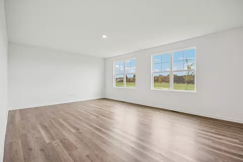 Living - 319 Snowdrop Ln, Elgin, IL 60124 photo 6 of 9