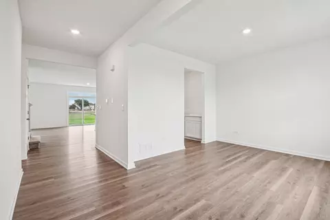 Entry Way - 319 Snowdrop Ln, Elgin, IL 60124 photo 2 of 16
