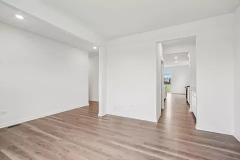 Entry Way - 319 Snowdrop Ln, Elgin, IL 60124 photo 1 of 16