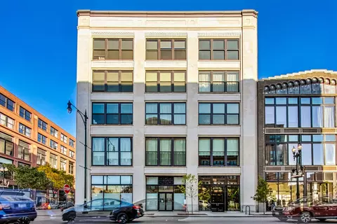 2303 S Michigan Ave #208, Chicago, IL 60616