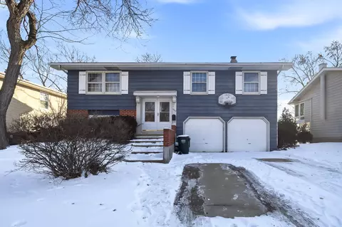 1365 Newcastle Ln, Hoffman Estates, IL 60169