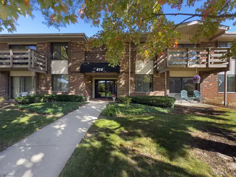 474 Raintree Ct #1C, Glen Ellyn, IL 60137