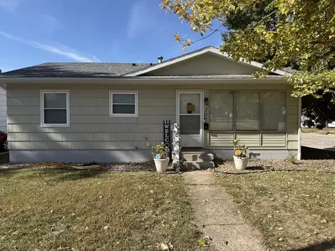 101 S Miller St, Clinton, IL 61727