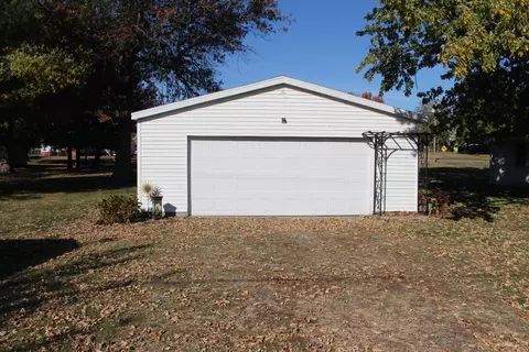 Other - 215 North St, Weldon, IL 61882 photo 5 of 7