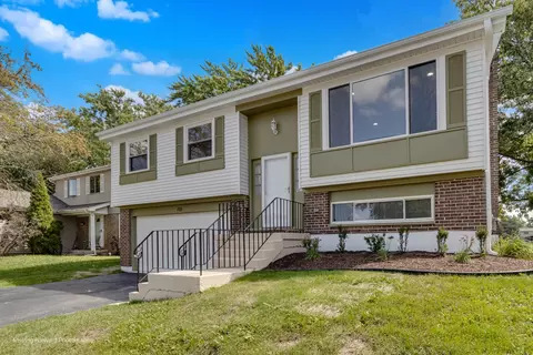 5 S761 Malibu Ln, Naperville, IL 60540