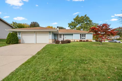 1310 Blair Ln, Hoffman Estates, IL 60169