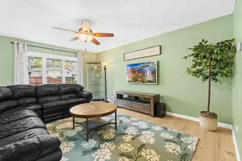 1310 Blair Ln, Hoffman Estates, IL 60169 photo 4