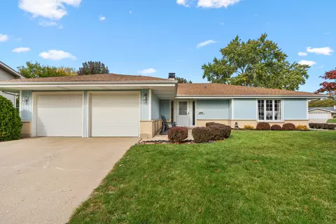 1310 Blair Ln, Hoffman Estates, IL 60169 photo 3