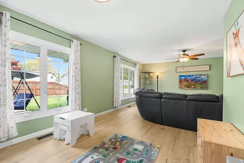 1310 Blair Ln, Hoffman Estates, IL 60169 photo 7