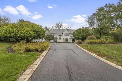 70 Bexley Ct, North Barrington, IL 60010