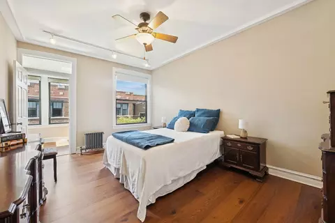 Bedroom - 747 W Brompton Ave #3, Chicago, IL 60657 photo 1 of 3