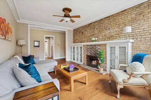Living - 747 W Brompton Ave #3, Chicago, IL 60657 photo 2 of 2