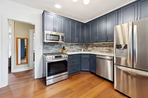 Kitchen - 747 W Brompton Ave #3, Chicago, IL 60657 photo 2 of 2
