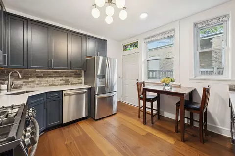 Kitchen - 747 W Brompton Ave #3, Chicago, IL 60657 photo 1 of 2