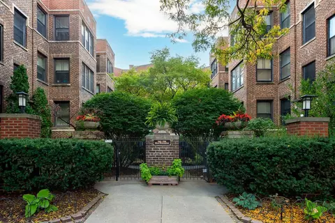 747 W Brompton Ave #3, Chicago, IL 60657