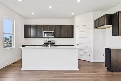 Kitchen - 1808 Overland Dr, Plainfield, IL 60586 photo 5 of 8
