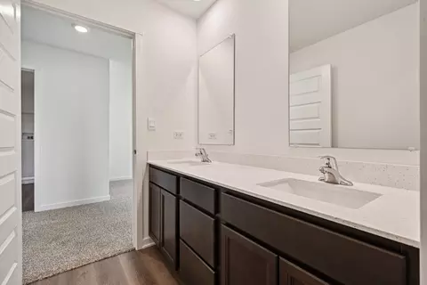 Bath - 1808 Overland Dr, Plainfield, IL 60586 photo 5 of 6