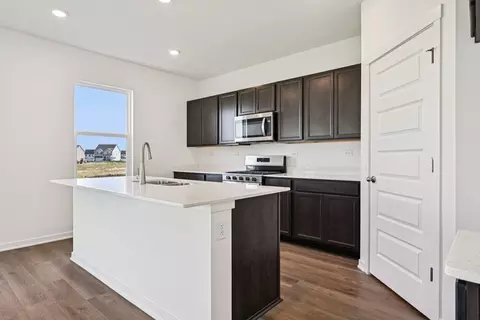 Kitchen - 1808 Overland Dr, Plainfield, IL 60586 photo 4 of 8