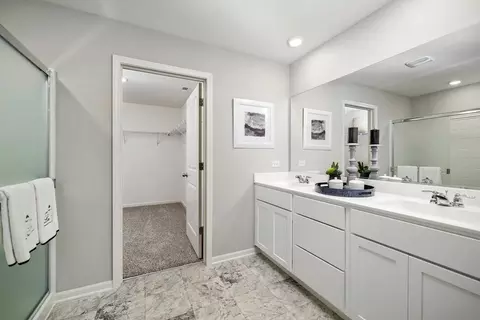 Bath - 1808 Overland Dr, Plainfield, IL 60586 photo 1 of 6