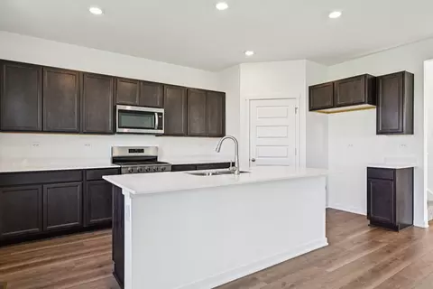 Kitchen - 1808 Overland Dr, Plainfield, IL 60586 photo 6 of 8