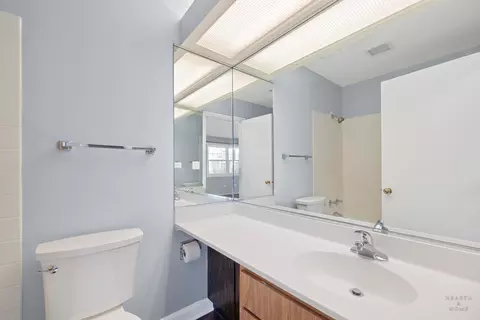 Bath - 1208 Quincy Ct, Wheeling, IL 60090 photo 1 of 1