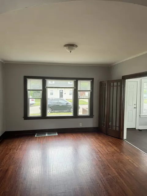 118 Wilcox Ave, Elgin, IL 60123 photo 4