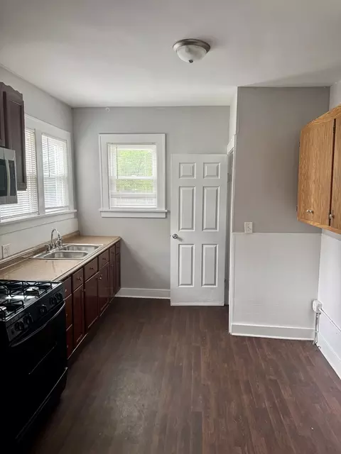 118 Wilcox Ave, Elgin, IL 60123 photo 9