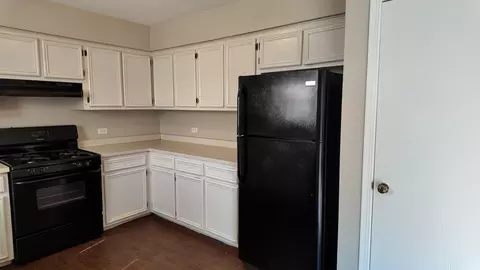 Kitchen - 25601 S Linden Ave, Monee, IL 60449 photo 3 of 3
