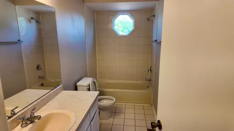 Bath - 25601 S Linden Ave, Monee, IL 60449 photo 1 of 2