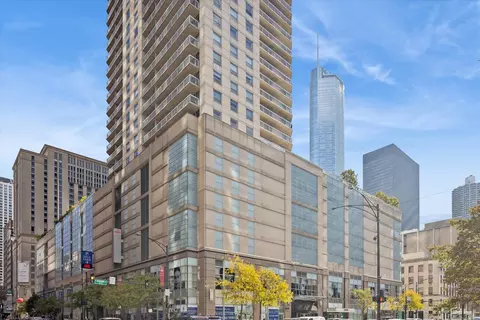 545 N Dearborn St #3206, Chicago, IL 60654
