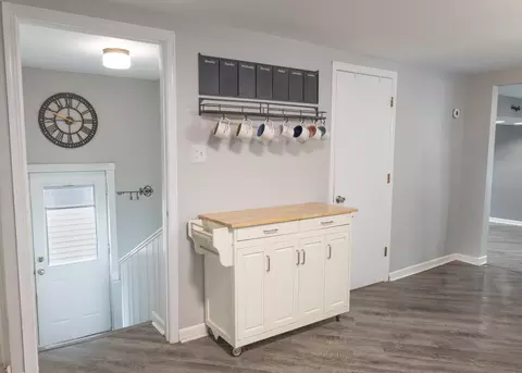 Entry Way - Undisclosed, Alsip, IL 60803 photo 3 of 8