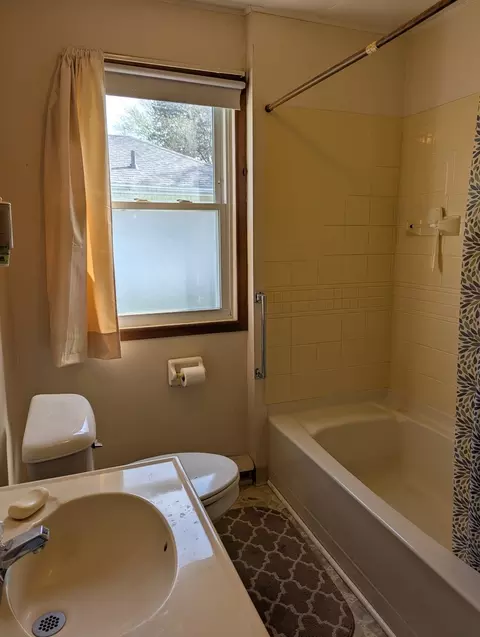 1485 S Burchard Ave, Freeport, IL 61032 photo 8