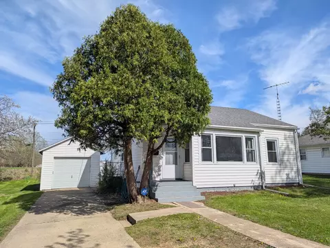 1485 S Burchard Ave, Freeport, IL 61032