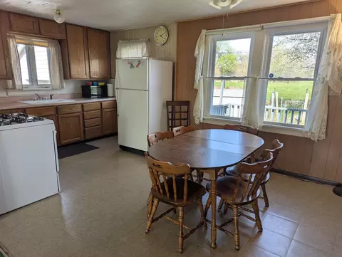 1485 S Burchard Ave, Freeport, IL 61032 photo 4