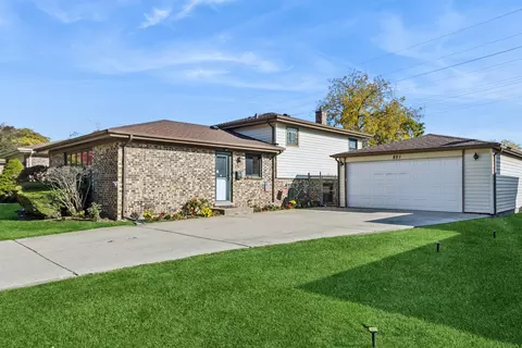 851 Love St, Elk Grove Village, IL 60007