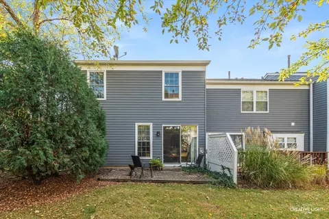 Exterior - 170 Half Moon Cir, Aurora, IL 60504 photo 4 of 6